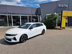 Arktisweiss (weiß) Gebraucht 2024 Opel Astra Kombi | 23.990 € (Fairer Preis)