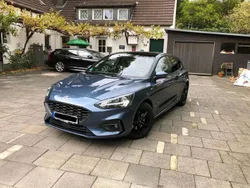 Blau Gebraucht 2019 Ford Focus ST-Line Limousine | 16.990 € (Fairer Preis)