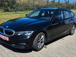 Schwarz Gebraucht 2021 BMW 320 Sport Line Kombi | 21.500 € (Fairer Preis)