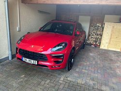 Rot Gebraucht 2016 Porsche Macan GTS SUV | 39.990 €