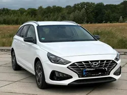 Weiß Gebraucht 2021 Hyundai i30 Edition 30 Kombi | 16.500 € (Fairer Preis)