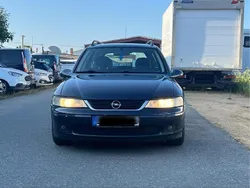 Blau Gebraucht 2000 Opel Vectra Kombi | 650 € (Guter Preis)