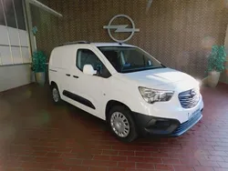 Weiss Gebraucht 2021 Opel Combo Edition Van / Kleinbus | 16.950 € (Teuer)