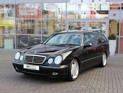 Schwarz Gebraucht 2001 Mercedes E430 Avantgarde Limousine | 18.900 €