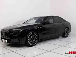 Schwarz Gebraucht 2025 BMW M760e Sport Line Limousine | 133.200 €