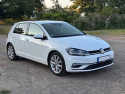 Weiß Gebraucht 2017 VW Golf VII Highline Limousine | 15.900 € (Fairer Preis)