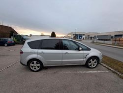 Silber Gebraucht 2010 Ford S-MAX S Van / Kleinbus | 4.500 € (Fairer Preis)
