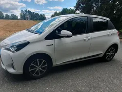 Weiß Gebraucht 2020 Toyota Yaris Hybrid Kleinwagen | 13.450 € (Superpreis)