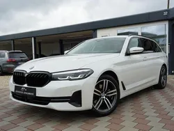 Weiß Gebraucht 2020 BMW 520 Shadowline Kombi | 28.950 € (Fairer Preis)
