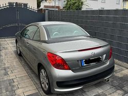 Grau Gebraucht 2008 Peugeot 207 CC Cabrio | 3.799 €