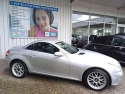 Iridiumsilber metalliclack Gebraucht 2007 Mercedes SLK200 Cabrio | 16.332 €