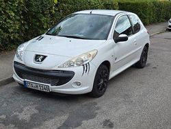 Weiß Gebraucht 2012 Peugeot 206 Limousine | 2.300 € (Fairer Preis)