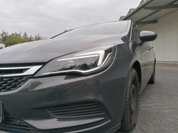 Grau Gebraucht 2016 Opel Astra Limousine | 10.390 € (Guter Preis)