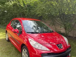 Rot Gebraucht 2009 Peugeot 207 Urban Move Kleinwagen | 2.990 € (Fairer Preis)