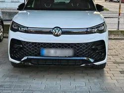Weiß Gebraucht 2024 VW Tiguan R-line SUV | 49.999 €