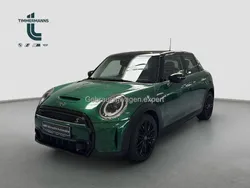 british racing green (metallic) Gebraucht 2024 Mini Cooper S Kleinwagen | 31.930 € (Etwas zu teuer)