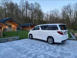 Weiß Gebraucht 2008 Toyota Alphard Van / Kleinbus | 19.900 €