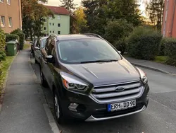 Grau Gebraucht 2017 Ford Kuga Titanium SUV | 15.800 € (Teuer)