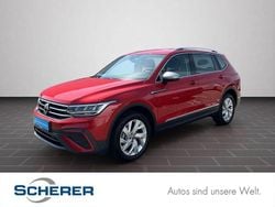 Kings red metallic (metallic) Gebraucht 2024 VW Tiguan Allspace Life SUV | 32.800 € (Guter Preis)
