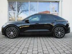 Schwarz Gebraucht 2024 Porsche Macan SUV | 91.950 € (Guter Preis)