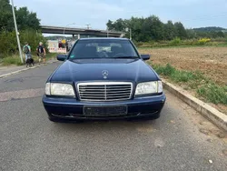 Blau Gebraucht 2000 Mercedes C200 Classic Limousine | 2.200 € (Etwas zu teuer)