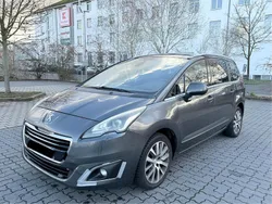 Grau Gebraucht 2014 Peugeot 5008 Van / Kleinbus | 3.300 €