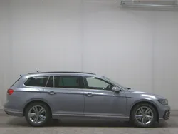 Grau Gebraucht 2022 VW Passat R-line Kombi | 19.980 € (Fairer Preis)