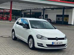 Weiß Gebraucht 2015 VW Golf VII Kombi | 8.000 € (Fairer Preis)