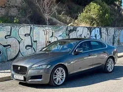 Grau Gebraucht 2015 Jaguar XF Portfolio Limousine | 15.800 € (Fairer Preis)