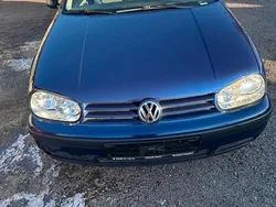 Blau Gebraucht 2002 VW Golf IV Kleinwagen | 2.000 € (Fairer Preis)
