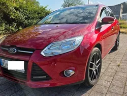 Rot Gebraucht 2013 Ford Focus Titanium Limousine | 5.300 € (Fairer Preis)