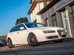 Weiß Gebraucht 2011 Alfa Romeo 159 Ti Kombi | 17.990 €