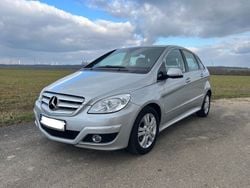Silber Gebraucht 2010 Mercedes B150 Edition Van / Kleinbus | 7.490 € (Teuer)