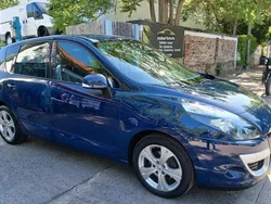 Blau Gebraucht 2011 Renault Scénic III Expression Van / Kleinbus | 3.399 € (Fairer Preis)