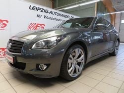 Grau Gebraucht 2015 Infiniti Q70 Limousine | 14.974 €