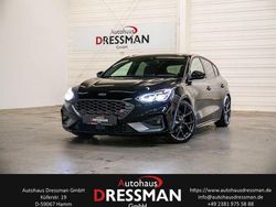 Obsidianschwarz metallic Gebraucht 2021 Ford Focus ST Limousine | 25.520 € (Guter Preis)