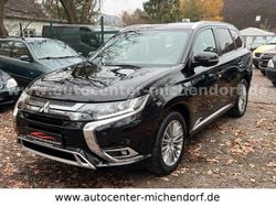 Schwarz Gebraucht 2021 Mitsubishi Outlander P-HEV Plus SUV | 19.999 € (Guter Preis)