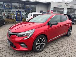 Rot Gebraucht 2022 Renault Clio V Techno Limousine | 13.474 € (Guter Preis)