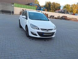 Weiß Gebraucht 2013 Opel Astra Selection Limousine | 6.800 € (Etwas zu teuer)