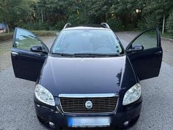 Blau Gebraucht 2006 Fiat Croma Kombi | 2.700 €