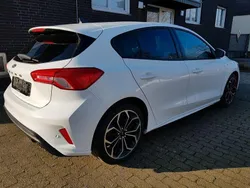 Weiß Gebraucht 2020 Ford Focus ST-Line Limousine | 12.999 € (Superpreis)