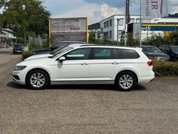 Weiß Gebraucht 2021 VW Passat Kombi | 20.990 € (Fairer Preis)