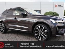Grau Gebraucht 2021 Volvo XC60 R-Design SUV | 43.980 € (Etwas zu teuer)