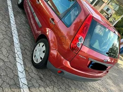Rot Gebraucht 2006 Ford Fiesta Kleinwagen | 2.000 € (Fairer Preis)