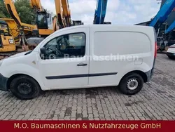 Weiß Gebraucht 2011 Renault Kangoo Van / Kleinbus | 3.451 € (Etwas zu teuer)