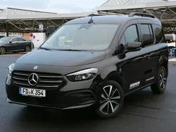 Loparitschwarz metallic Gebraucht 2025 Mercedes T180 Van / Kleinbus | 34.000 € (Teuer)