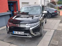 Schwarz Gebraucht 2019 Mitsubishi Outlander P-HEV SUV | 22.990 € (Fairer Preis)