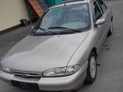 Silber Gebraucht 1993 Ford Mondeo Limousine | 1.800 €
