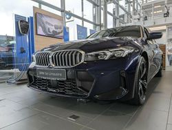 Blau Neu 2025 BMW 330e M Sport Limousine | 54.395 € (Superpreis)