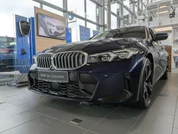 Blau Neu 2025 BMW 330e M Sport Limousine | 55.798 €